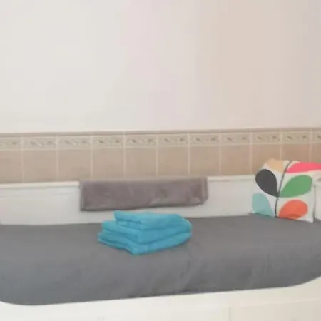Lovely 1 Bed With Pool Near Amenities. Apartment *