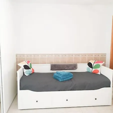 Lovely 1 Bed With Pool Near Amenities. Apartment *