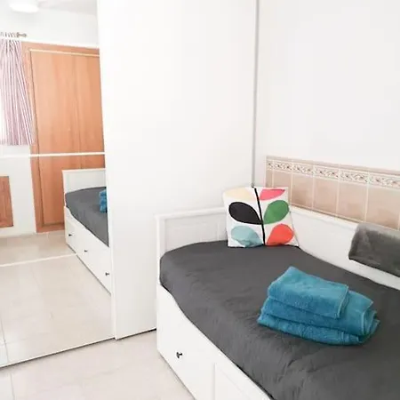Lovely 1 Bed With Pool Near Amenities. Apartment Torrevieja