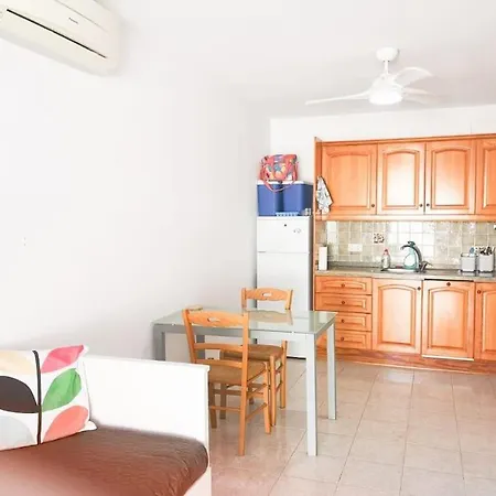 Lovely 1 Bed With Pool Near Amenities. Apartment *