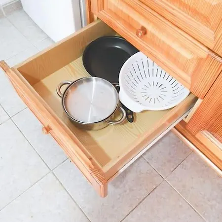 Lovely 1 Bed With Pool Near Amenities. 公寓 托雷维耶哈